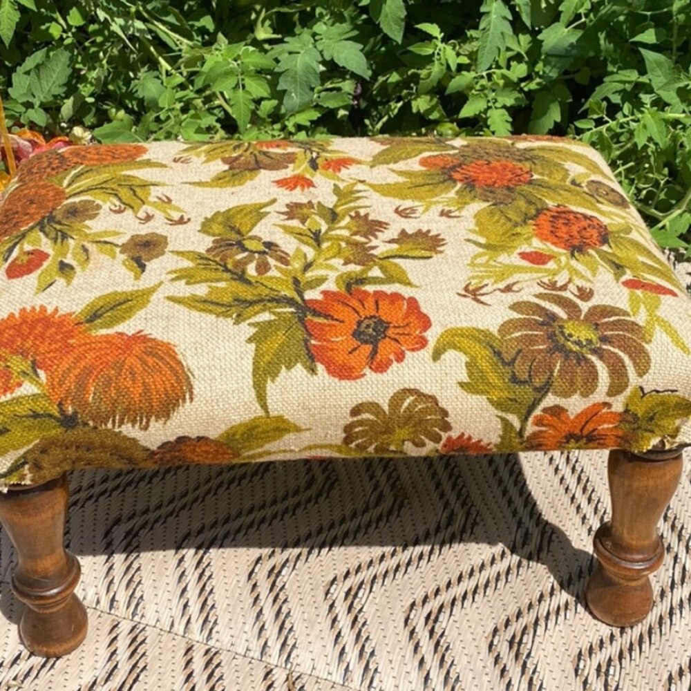 Vintage 1963 Handcrafted Floral Footstool Upholstered Wood Ottoman Stool MCM - Picture 8 of 15